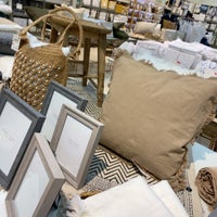 Photo taken at ZARA HOME by HATSUMI on 3/15/2020