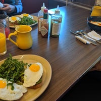 Photo taken at Snooze, an A.M. Eatery by Gary M. on 7/24/2019