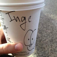 Снимок сделан в Starbucks пользователем Inge V. 4/14/2013