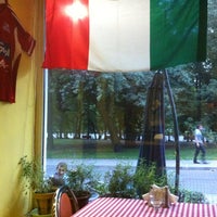 รูปภาพถ่ายที่ Romagna Mia - Kuchnia Włoska i Pizzeria โดย Jonathan N. เมื่อ 8/27/2013