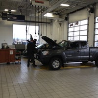 Foto diambil di Bergstrom Toyota Scion of Oshkosh oleh Jon S. pada 11/24/2012