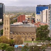 รูปภาพถ่ายที่ Hilton Adelaide โดย May S. เมื่อ 4/10/2021