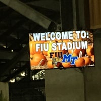 Foto scattata a FIU Stadium da Francisco O. il 10/30/2016