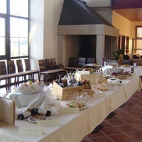 รูปภาพถ่ายที่ Restaurante Meson Erosa โดย Restaurante Meson Erosa เมื่อ 3/10/2017
