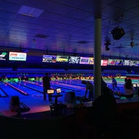 Photo taken at Zodo&amp;#39;s Bowling &amp;amp; Beyond by 3z/ C. on 1/10/2019