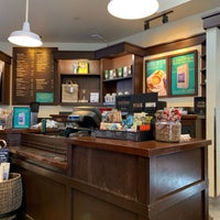 รูปภาพถ่ายที่ Peet&amp;#39;s Coffee &amp;amp; Tea โดย 3z/ C. เมื่อ 1/19/2019