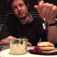 Foto diambil di Restoran Hermitage oleh Michael pada 9/1/2015