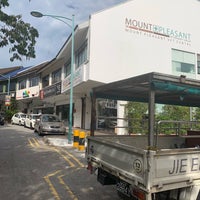 Photo taken at Mount Pleasant Veterinary Centre by Lucky S. on 7/9/2019