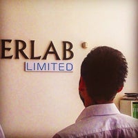 รูปภาพถ่ายที่ Erlab Ambalaj โดย Şeref E. เมื่อ 6/29/2015