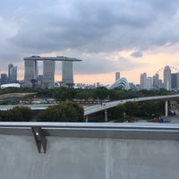 Photo taken at Marina Barrage Green Roof by Gandi Y. on 3/7/2019