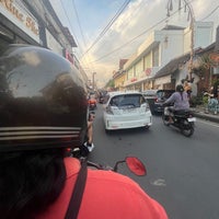 Review Jalan Raya Ubud