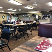 รูปภาพถ่ายที่ Joe&amp;#39;s Coffee Shop &amp;quot;Family Restaurant&amp;quot; โดย Linda B. เมื่อ 1/22/2019
