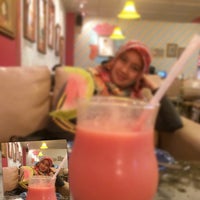 Review Giggle Box Café & Resto