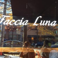 11/4/2015 tarihinde Rose B.ziyaretçi tarafından Faccia Luna Arlington'de çekilen fotoğraf