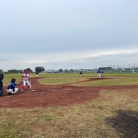 Photo taken at 二子玉川区民運動施設野球場 by naritaro on 10/31/2021