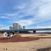 Photo taken at 二子玉川区民運動施設野球場 by naritaro on 1/9/2022