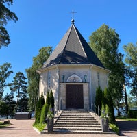 Photo taken at Kulosaaren hautausmaa by Janne P. on 7/4/2021