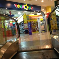 toys r us gurney plaza
