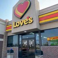 Photo taken at Love&amp;#39;s Travel Stop by J michael S. on 9/8/2019