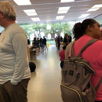 Photo taken at Apple Knox Street by J michael S. on 10/13/2018