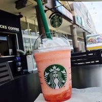 Photo taken at Starbucks by よっしーな on 8/4/2018