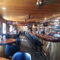 Foto scattata a Snug Harbor Bar &amp;amp; Grill da Snug Harbor Bar &amp;amp; Grill il 3/22/2017