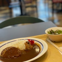 Photo taken at Food Court &amp;amp; Beer Eat it! by Takahiro T. on 7/9/2022