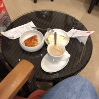 Photo taken at Salon Premier Aeromexico by Luz V. on 9/26/2018