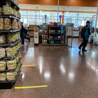 Photo taken at Whole Foods Market by 番茄 小. on 3/25/2020