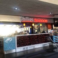 Photo taken at Phillips Seafood by Ronee J. on 9/28/2022