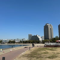 Photo taken at Odaiba Beach by なばちゃん on 3/11/2024