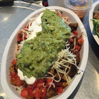 Photo taken at Chipotle Mexican Grill by Jerrick H. on 10/9/2015