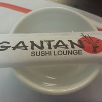 รูปภาพถ่ายที่ Gantan Sushi Lounge โดย Carolina B. เมื่อ 10/17/2013