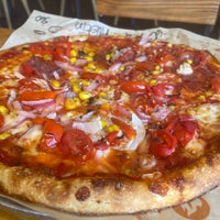 8/21/2021 tarihinde Lauren B.ziyaretçi tarafından Blaze Pizza'de çekilen fotoğraf