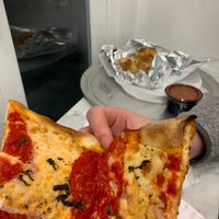 รูปภาพถ่ายที่ Marinara Pizza Upper West โดย Lauren B. เมื่อ 2/23/2019