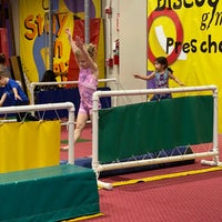 Foto tirada no(a) Discover Gymnastics por Jennifer H. em 3/1/2021