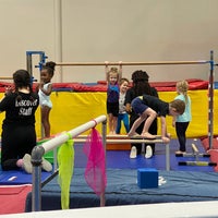 Foto tirada no(a) Discover Gymnastics por Jennifer H. em 2/1/2020