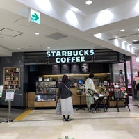 Photo taken at Starbucks by 20Jahre E. on 2/7/2021