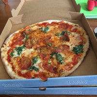 Photo taken at Pizza Fresca by Tasia D. on 4/27/2017