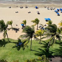Das Foto wurde bei Courtyard by Marriott Isla Verde Beach Resort von Glass C. am 7/24/2022 aufgenommen