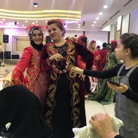 Photo taken at Yadran Düğün Salonu by Zehra on 12/13/2019