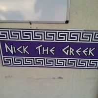 รูปภาพถ่ายที่ Nick The Greek โดย dave g. เมื่อ 8/27/2013