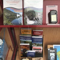 Foto tirada no(a) Librería Patagonia por Laura B. em 6/16/2017
