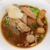 Photo taken at Rote Yiam Beef Noodle by Ann C. on 10/11/2022