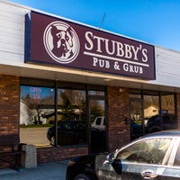 4/26/2017 tarihinde Stubby&amp;#39;s Pub &amp;amp; Grubziyaretçi tarafından Stubby&amp;#39;s Pub &amp;amp; Grub'de çekilen fotoğraf