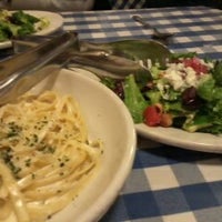Photo taken at Italianni&#39;s Pasta, Pizza &amp; Vino by Mony S. on 12/15/2012