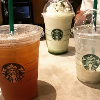 Photo taken at Starbucks by Phuong Anh L. on 6/2/2018