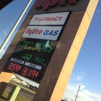 รูปภาพถ่ายที่ Hy-Vee Gas โดย Onie D. เมื่อ 11/20/2012