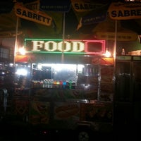 11/3/2013に❦ ❧Desi S.がTop Chef Food Truckで撮った写真