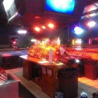 Foto tomada en Legends Bar &amp;amp; Grill  por Justin S. el 12/29/2012